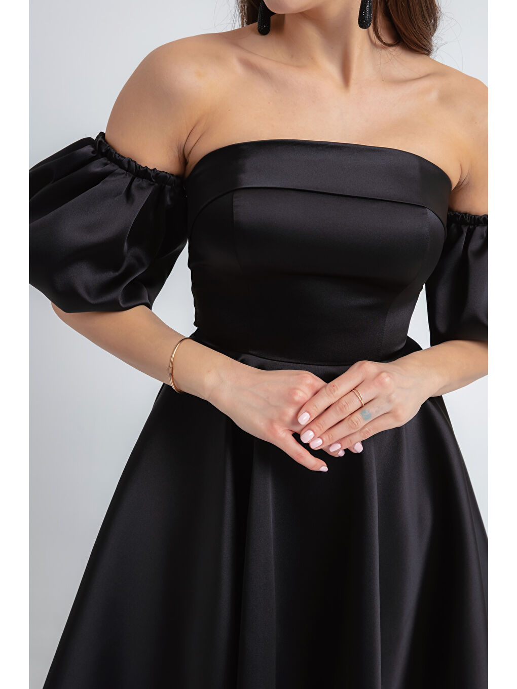 Kadın Siyah Straplez Yaka Saten Mini Mezuniyet Abiye Elbise-1