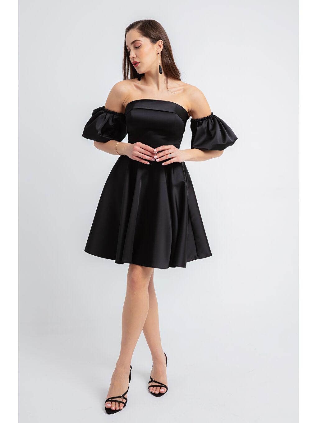 Kadın Siyah Straplez Yaka Saten Mini Mezuniyet Abiye Elbise-2