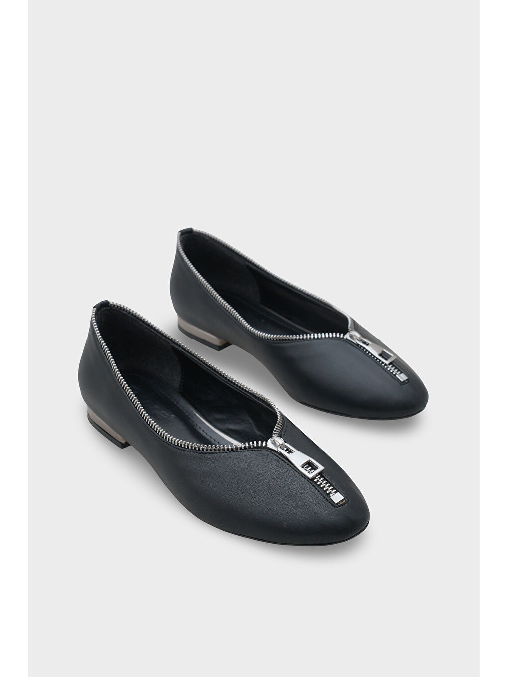 Siyah Laurella Kısa Topuklu Fermuarlı Kadın Babet-1