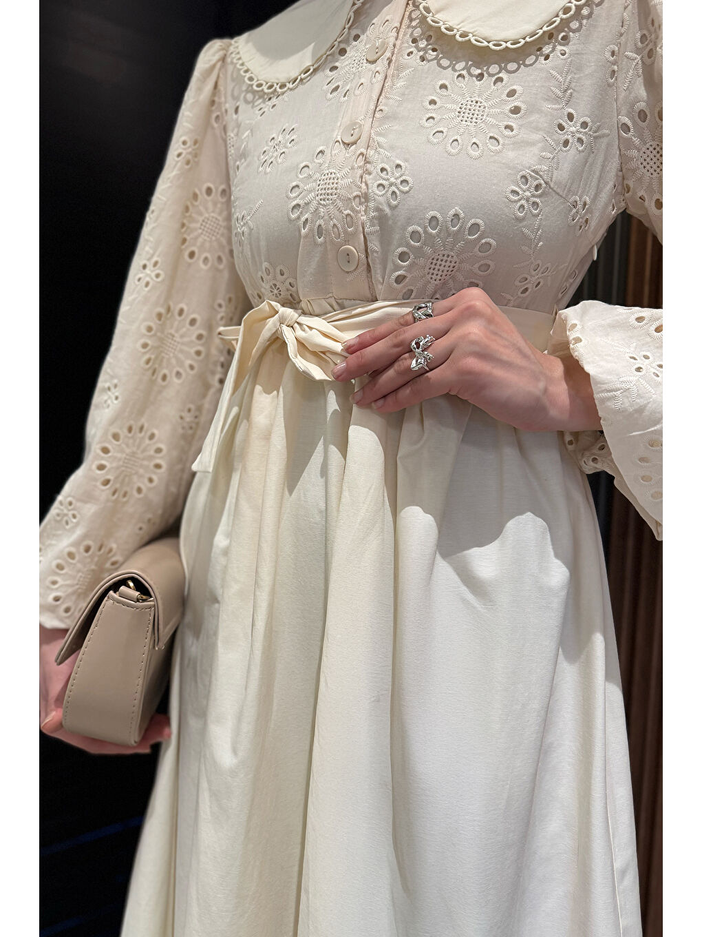 Bej Kadın Bebe Yaka Ön Düğmeli Fistolu Tesettür Elbise-5