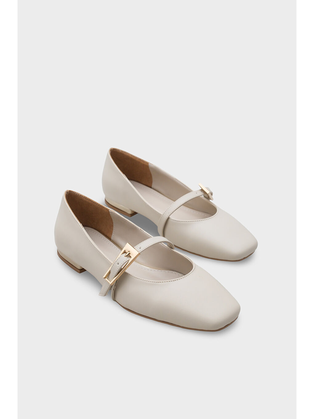 Ekru Rebbecca Küt Burunlu Kısa Topuklu Metal Tokalı Kadın Babet-1