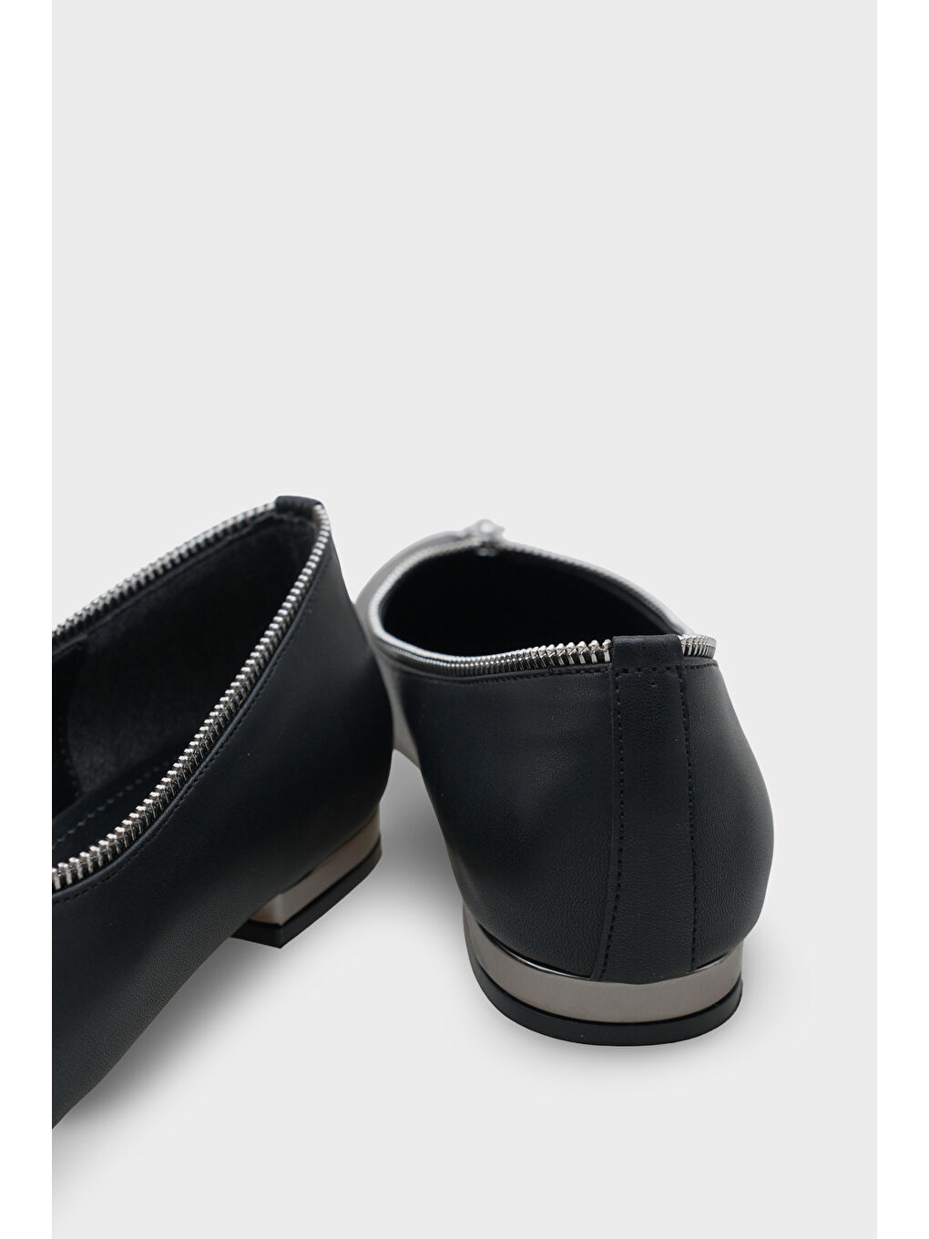 Siyah Laurella Kısa Topuklu Fermuarlı Kadın Babet-3