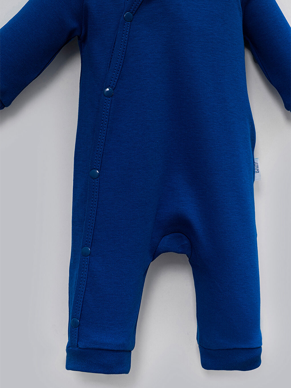 Mavi Yandan Çıtçıtlı Basic Bebek Tulum – Organik Pamuk, Kolay Giydirilebilir Tasarım-2