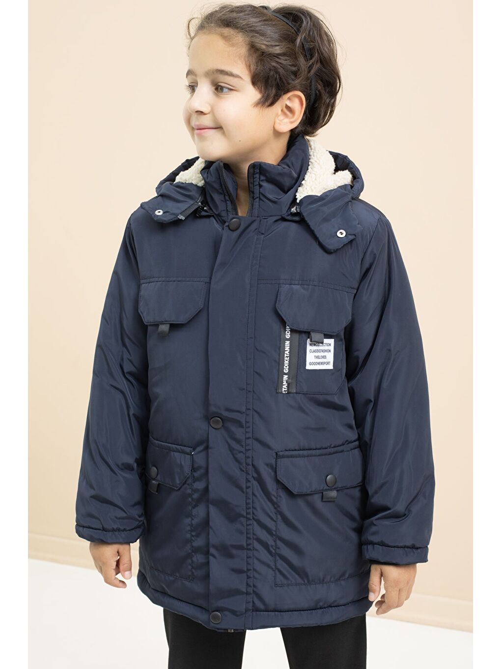 Lacivert Yazı Detaylı Göğüs Cepli İçi Kürklü Erkek Çocuk Kapüşonlu Mont 21477-3