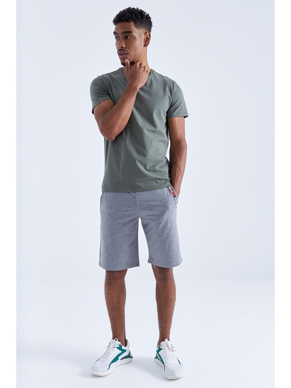 Gri Melanj Fermuar Cep Detaylı Standart Kalıp Erkek Şort - 81135