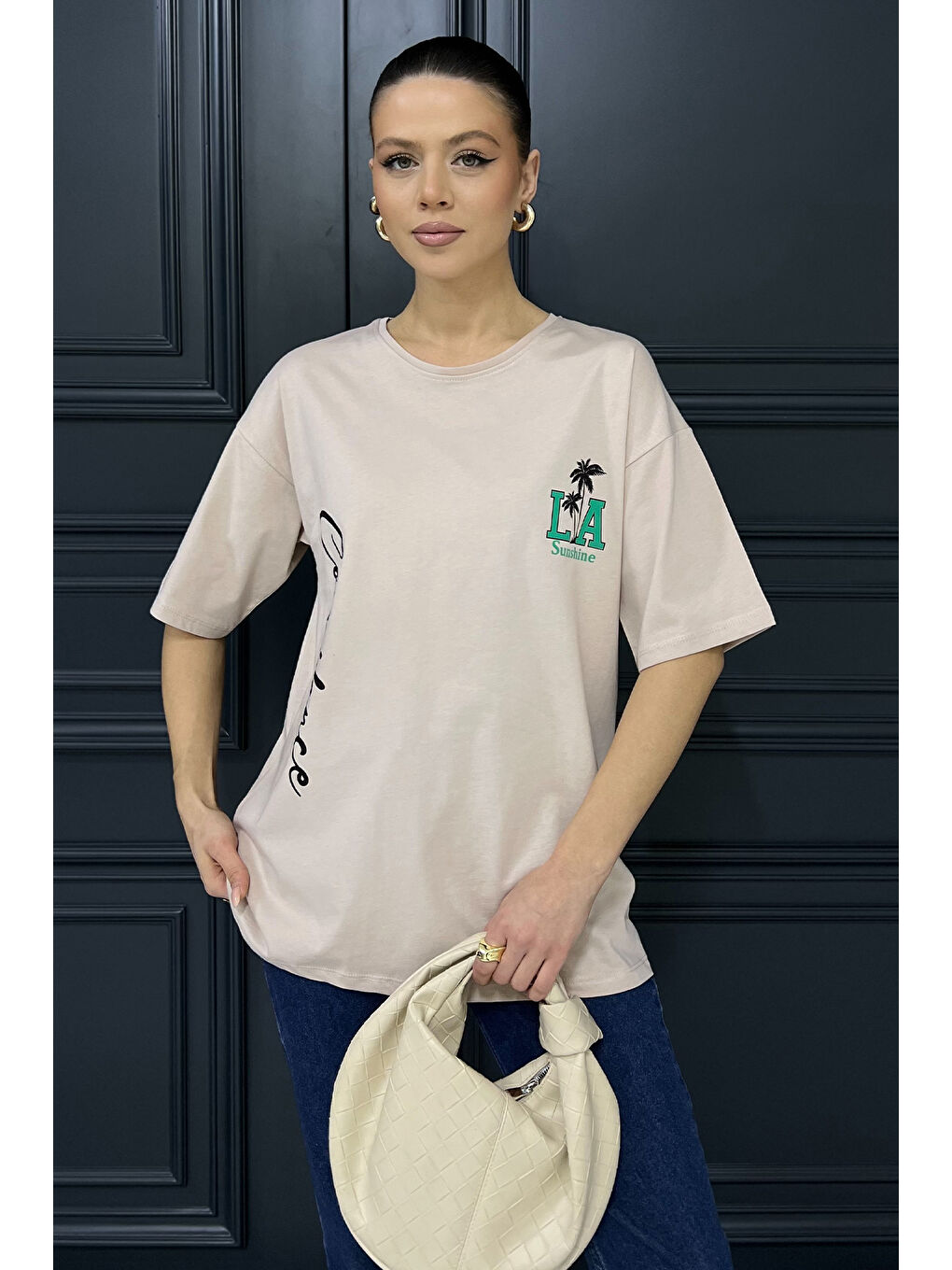 Bej Baskılı Bisiklet Yaka Kadın Tişört-1