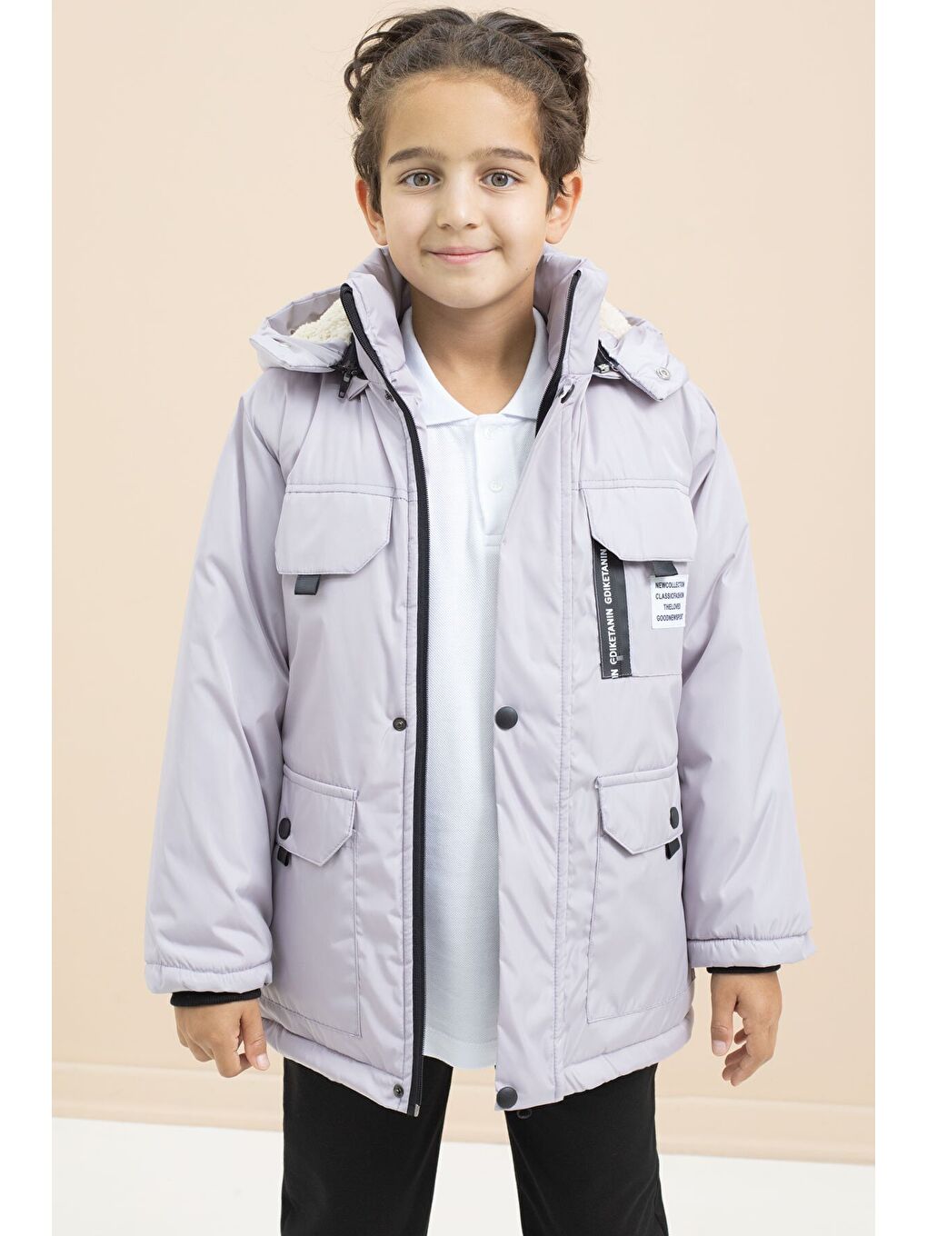 Gri Yazı Detaylı Göğüs Cepli İçi Kürklü Erkek Çocuk Kapüşonlu Mont 21479