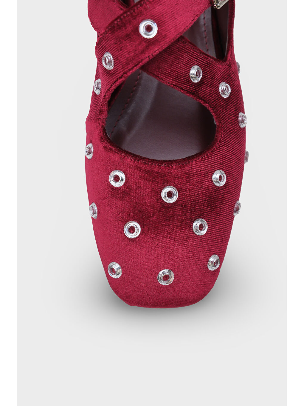 Bordo Janeta Kadife Küt Burunlu Zımbalı Çapraz Bantlı Kadın Babet-2