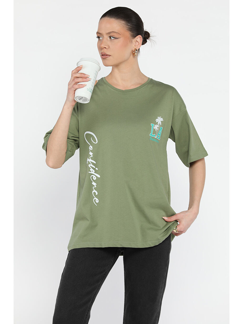Haki Baskılı Bisiklet Yaka Kadın Tişört-1