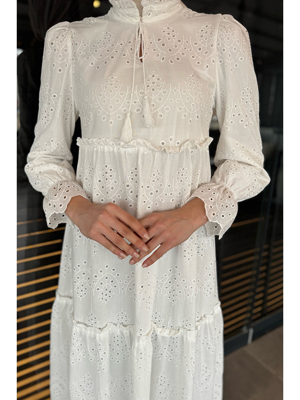 Ekru Kadın Ön Bağlamalı Fırfırlı Fistolu Tesettür Elbise-5