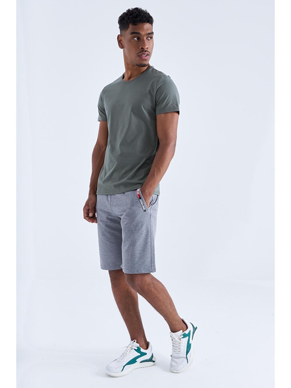 Gri Melanj Fermuar Cep Detaylı Standart Kalıp Erkek Şort - 81135-2