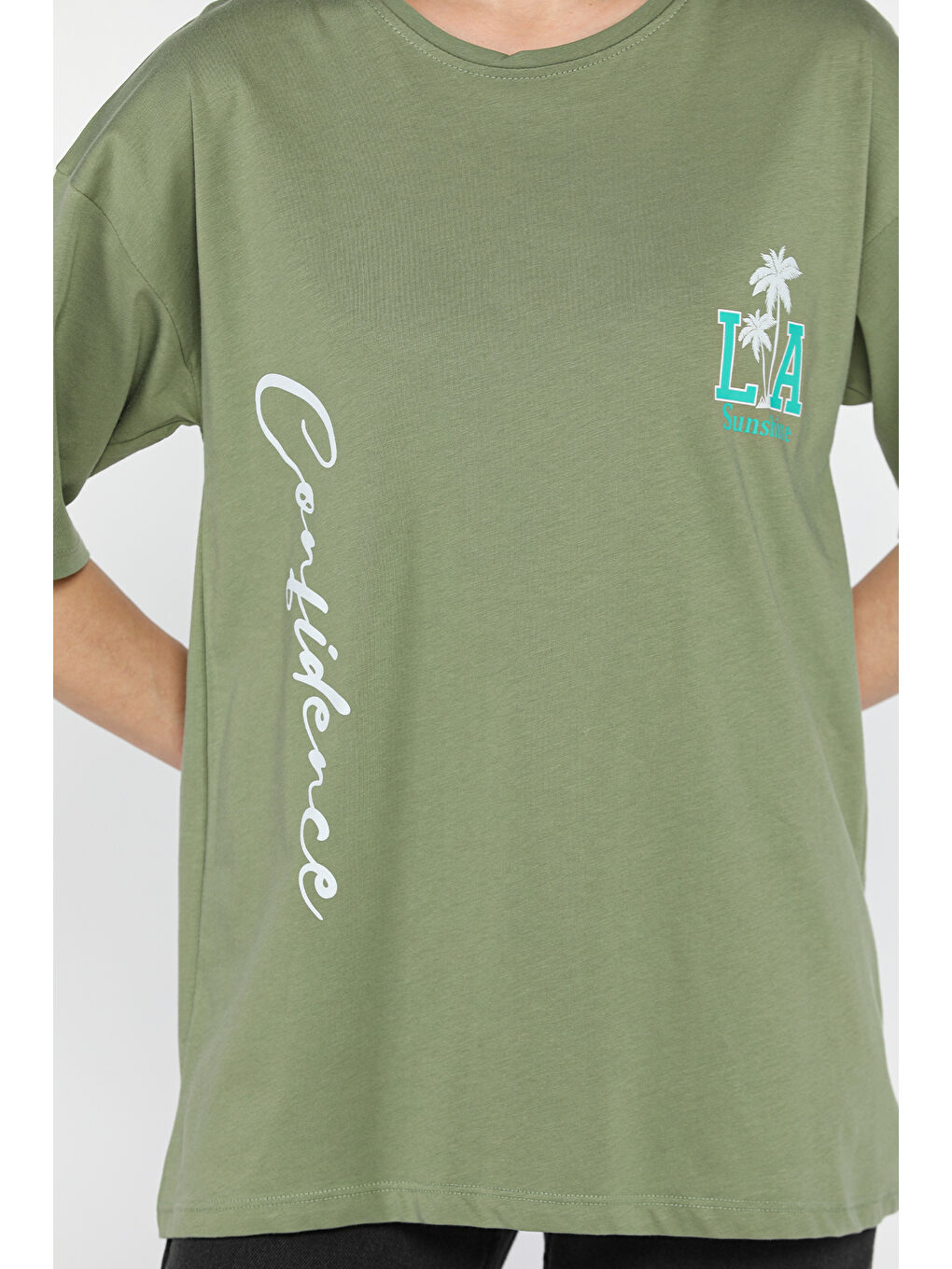 Haki Baskılı Bisiklet Yaka Kadın Tişört-3