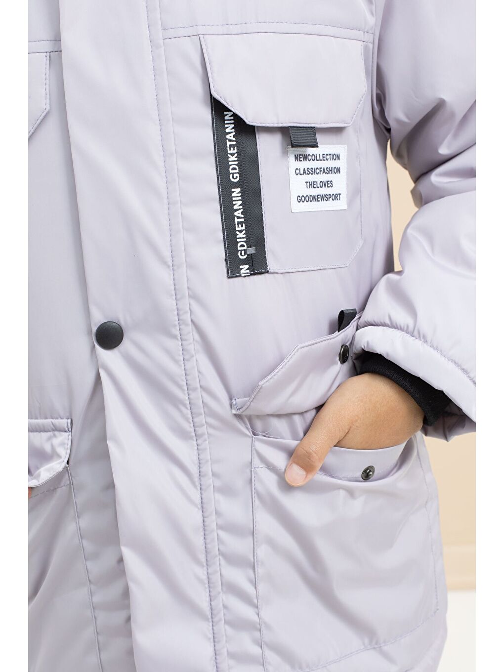 Gri Yazı Detaylı Göğüs Cepli İçi Kürklü Erkek Çocuk Kapüşonlu Mont 21479-4