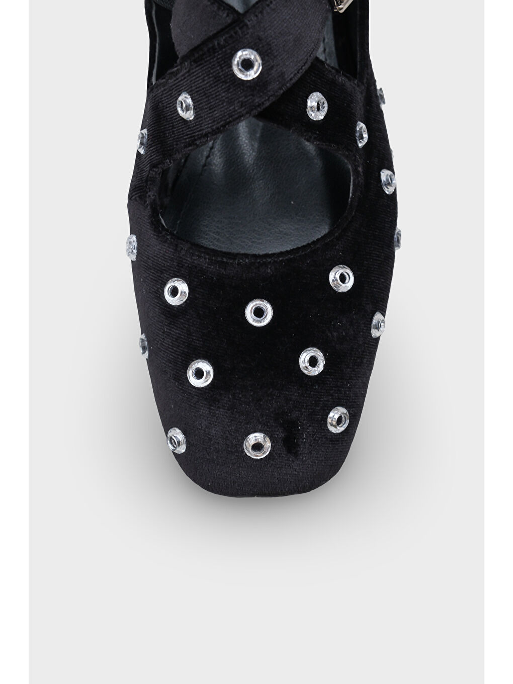 Kahverengi Janeta Kadife Küt Burunlu Zımbalı Çapraz Bantlı Kadın Babet-2