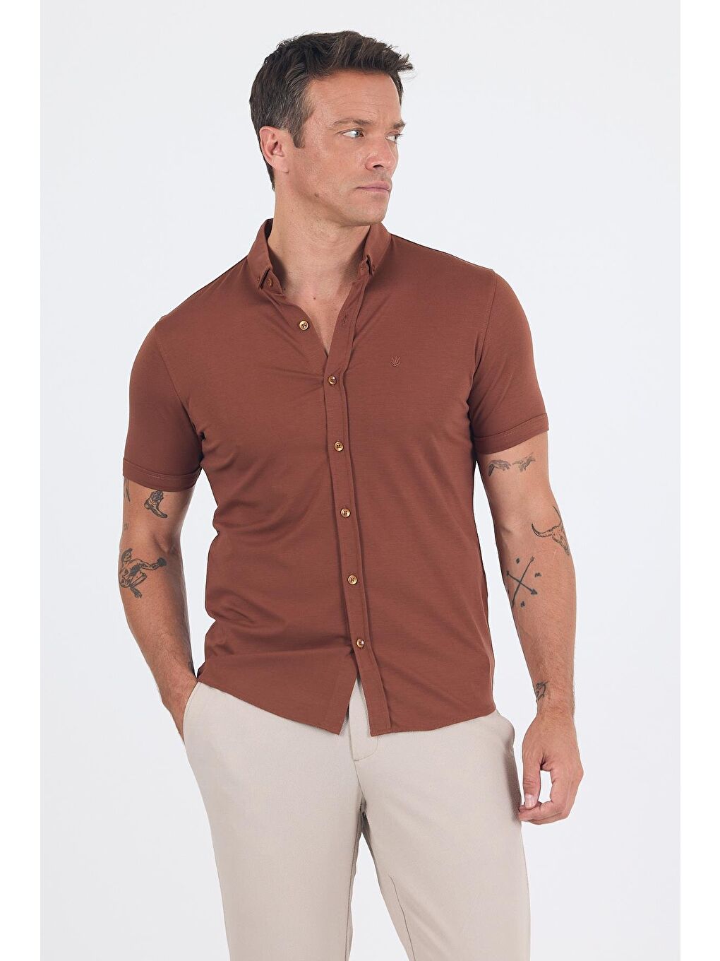 Kahverengi Kiremit İtalyan Düğmeli Yaka Kısa Kol Cepsiz Slim Fit Büyük Beden Gömlek 1004250255-2