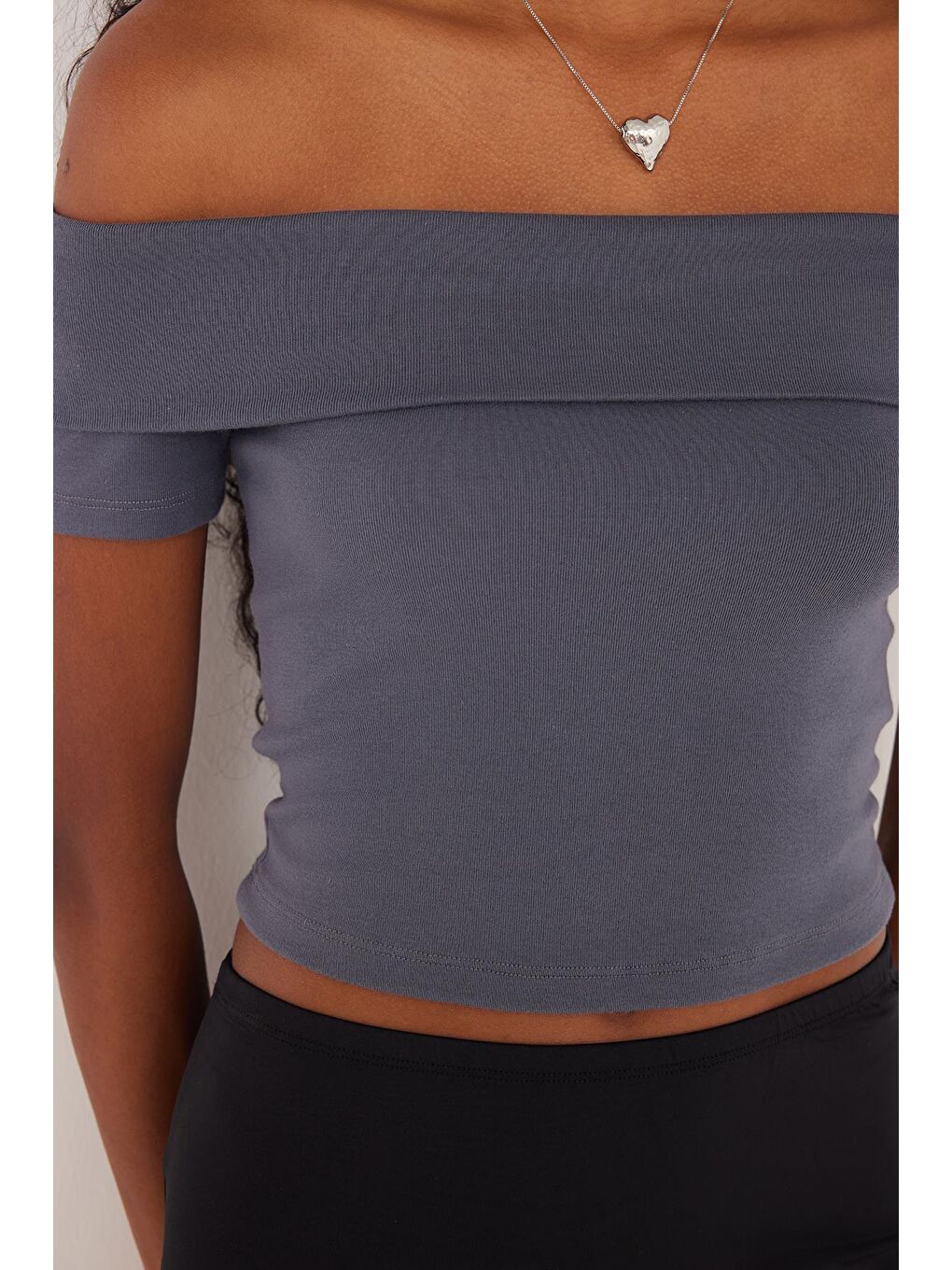 Kadın Standart Fit Normal Kesim Antrasit Straplez Bluz-2