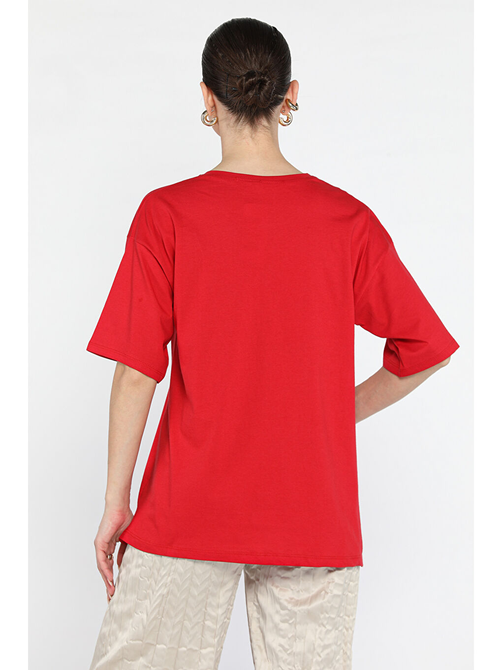 Kırmızı Ön Leopar Desenli Yazı Baskılı Kadın Bisiklet Yaka Tişört-2