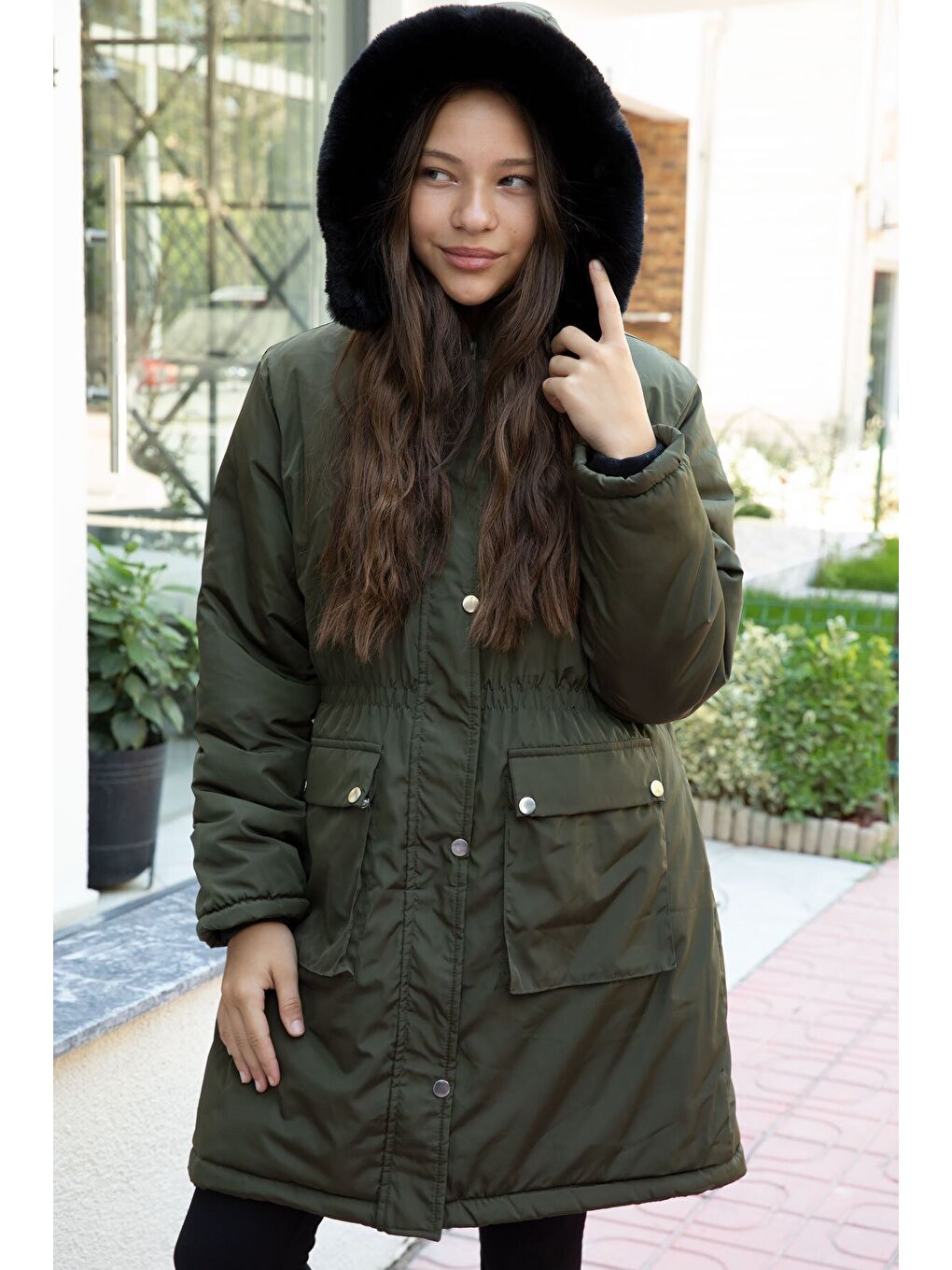 Haki Kapaklı Cepli İçi Kürklü Çıkarılabilir Kapüşonlu Kız Çocuk Şişme Mont 21481-3