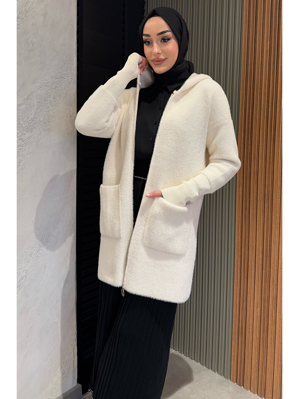 Ekru Kapüşonlu Fermuarlı  İplik Tesettür Hırka-1