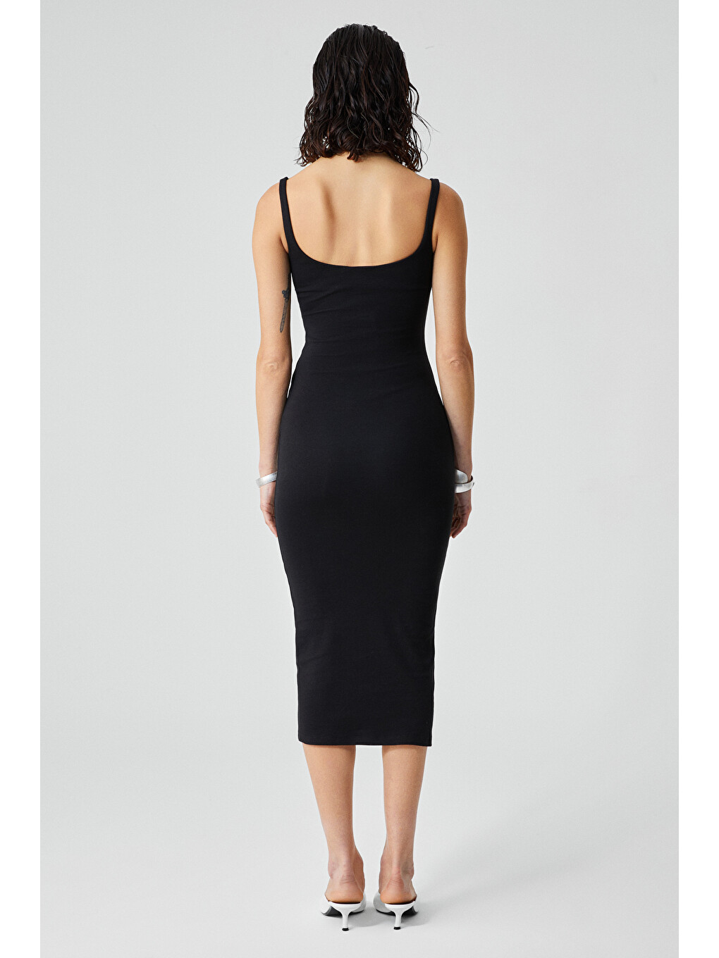 Rınıa Kadın Slim Fit Geniş Yaka Askılı Siyah Elbise-4