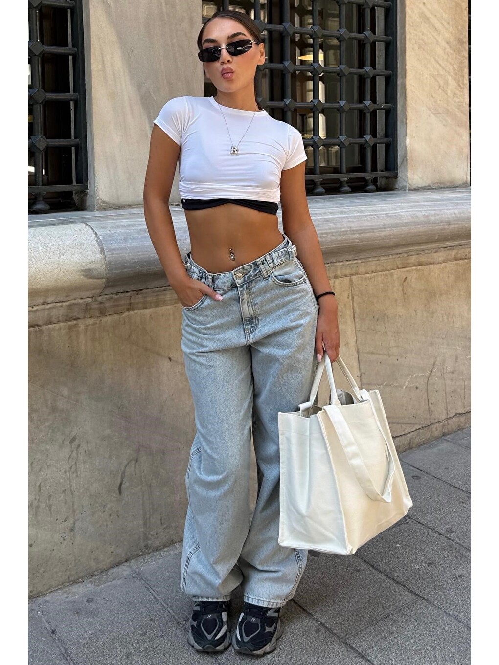 Açık Mavi Kargo Kemer Detaylı  Baggy Kadın Jean Mg2874-3
