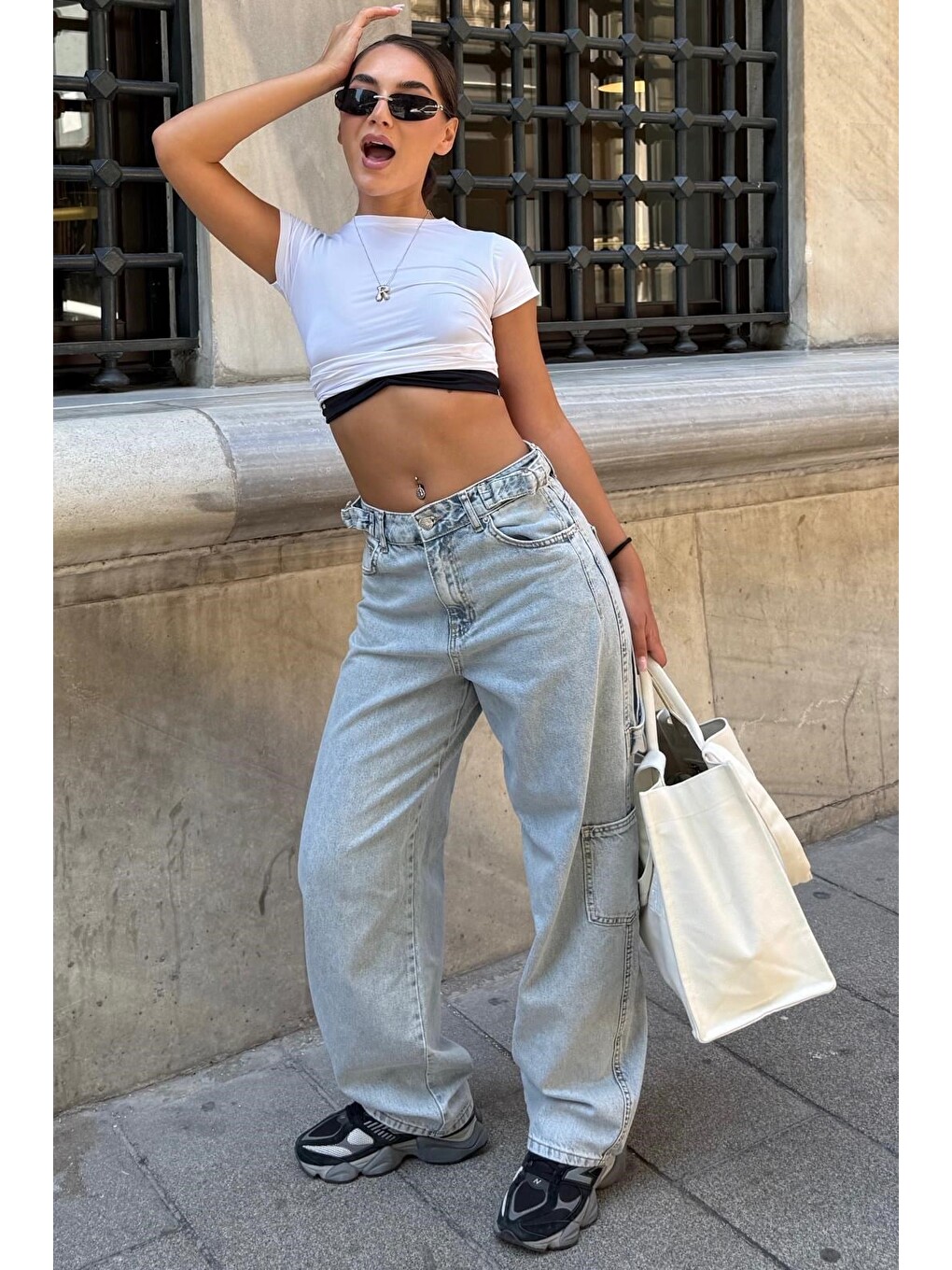 Açık Mavi Kargo Kemer Detaylı  Baggy Kadın Jean Mg2874-4