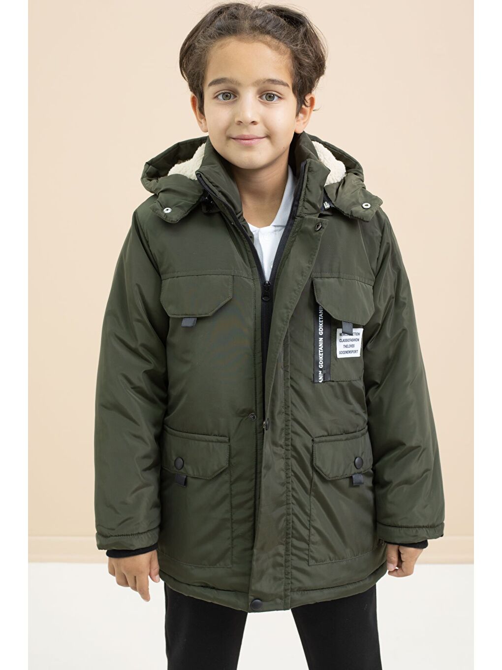 Haki Yazı Detaylı Göğüs Cepli İçi Kürklü Erkek Çocuk Kapüşonlu Mont 21476-2