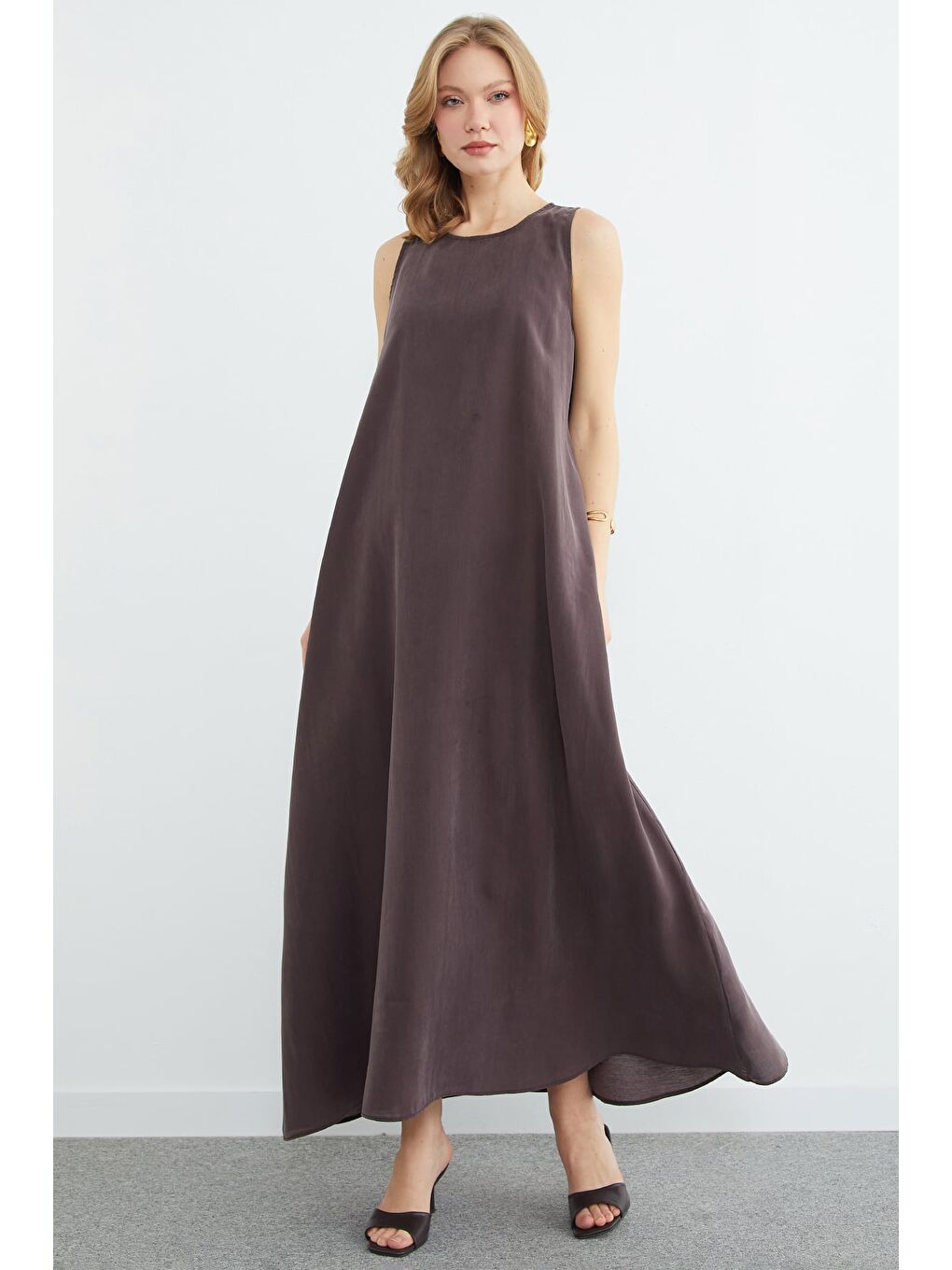 Kahverengi Fermuarlı Salaş Maxi Boy Elbise