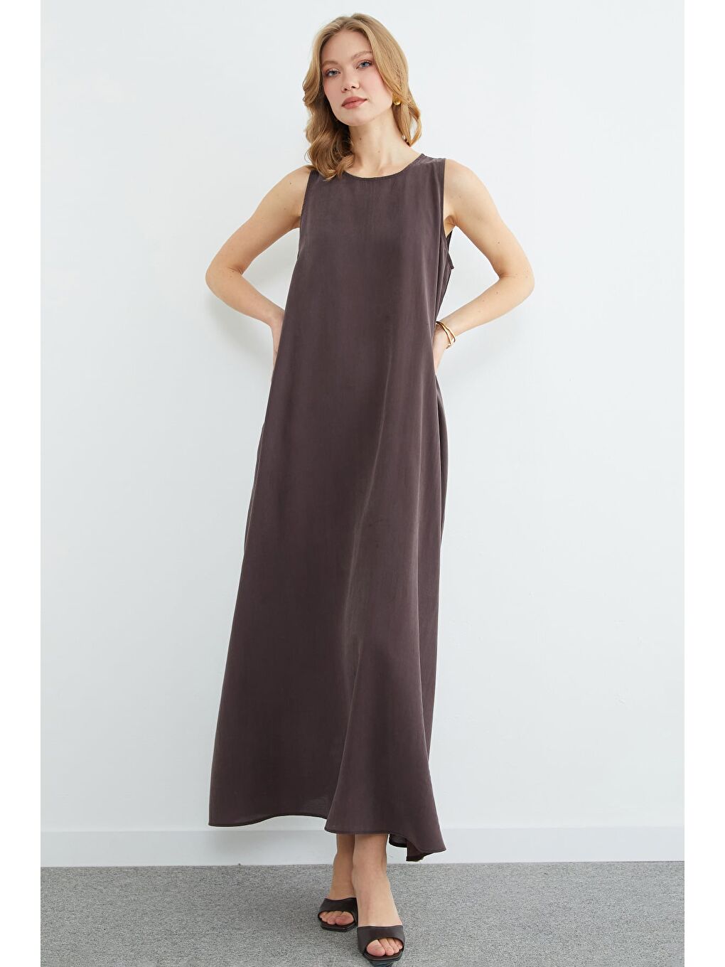 Kahverengi Fermuarlı Salaş Maxi Boy Elbise-3