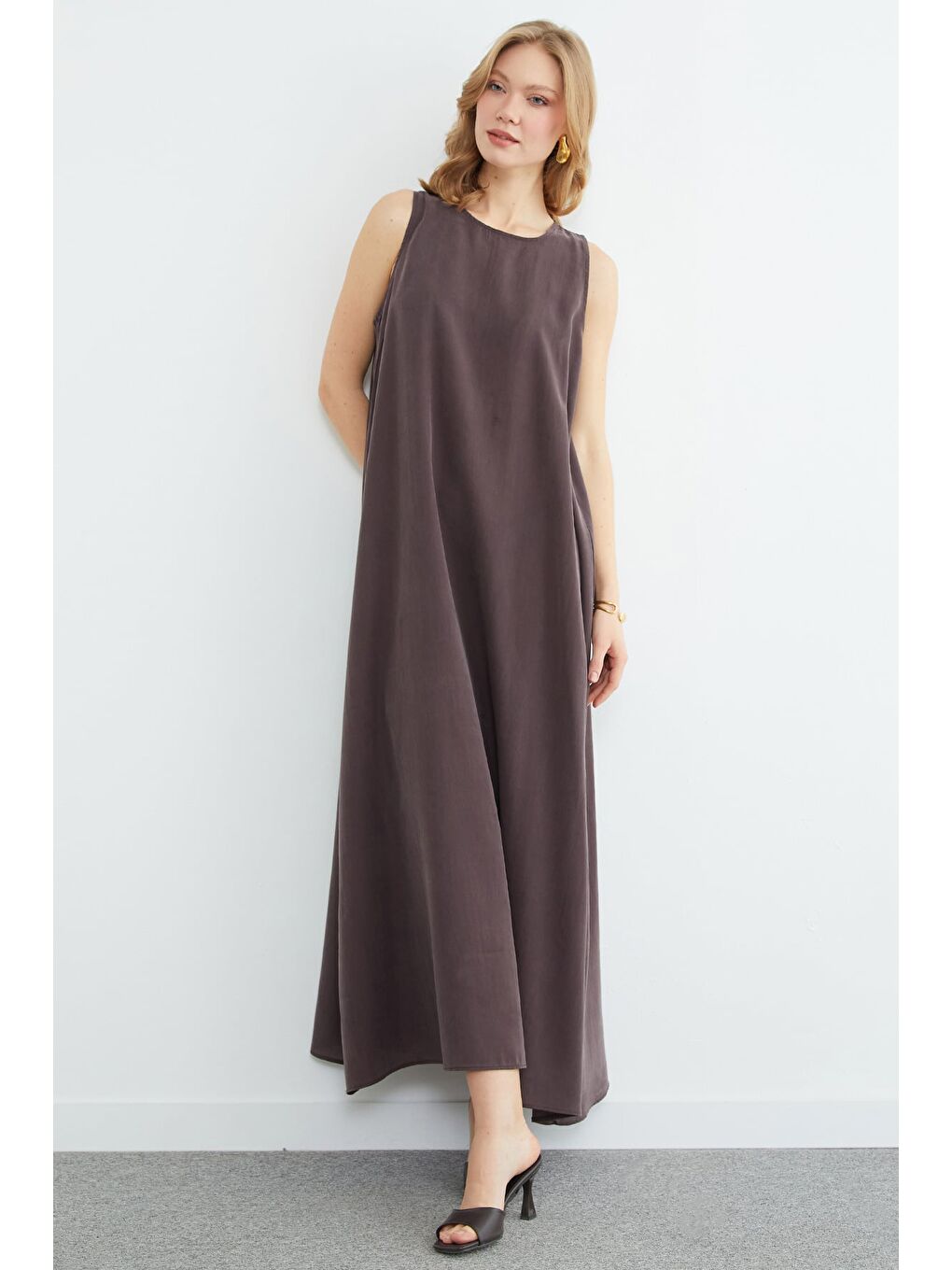 Kahverengi Fermuarlı Salaş Maxi Boy Elbise-4