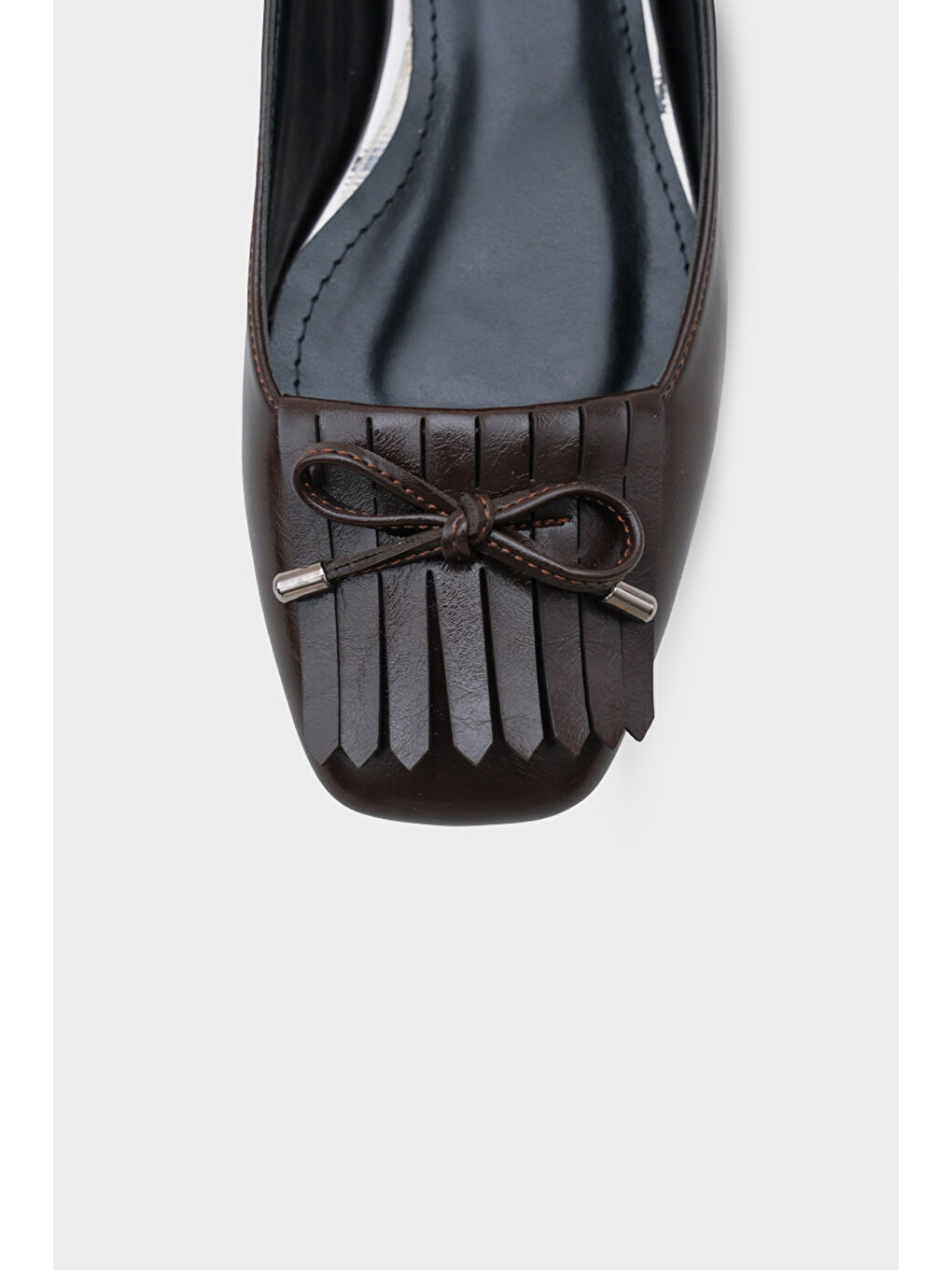 Kahverengi Kelsy Küt Burunlu Püsküllü Kısa Topuklu Kadın Babet-2