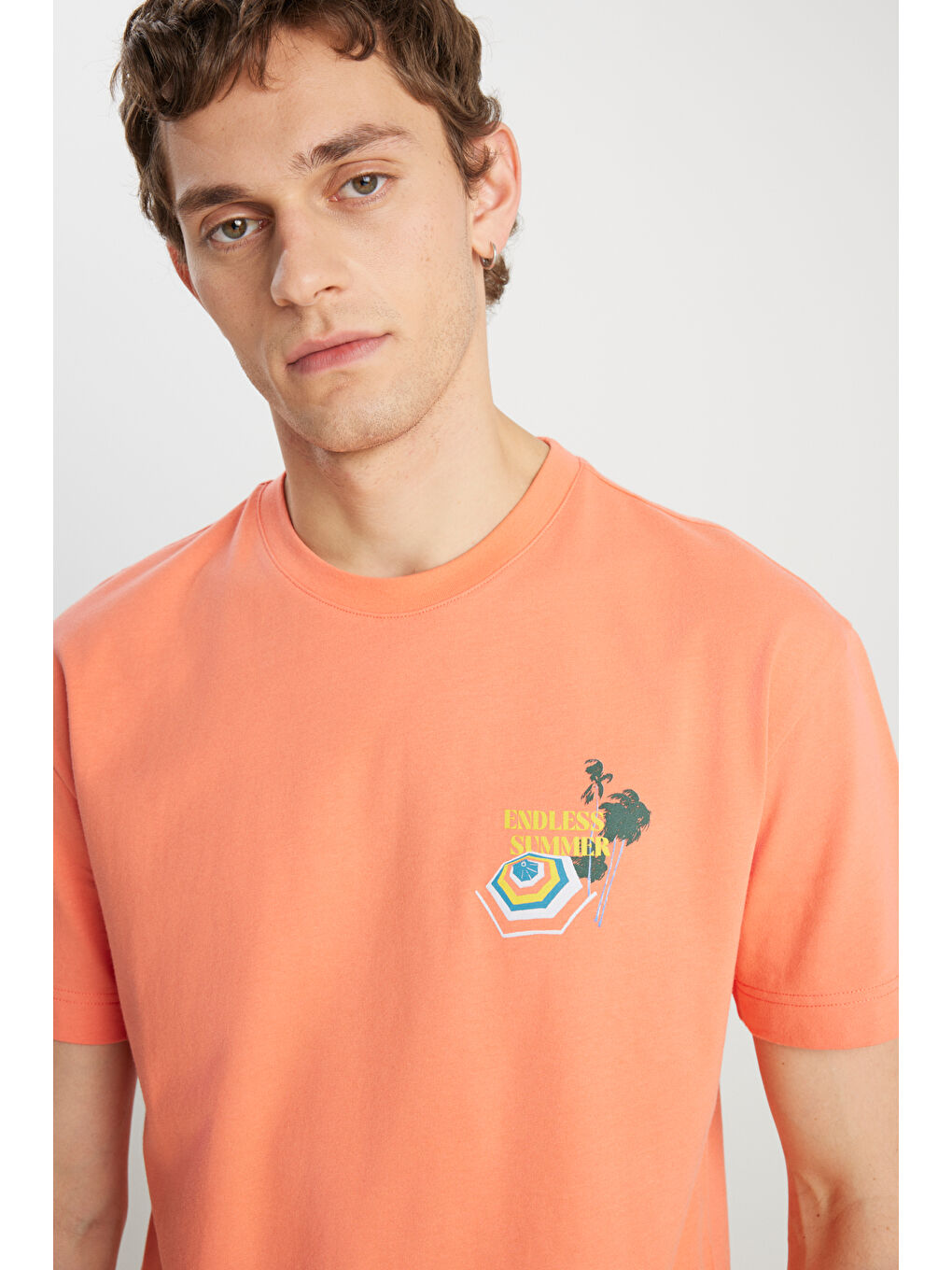 Pembe %100 Pamuk Relaxed Fit Geniş Kesim Bisiklet Yaka Mercan Rengi Tişört-3