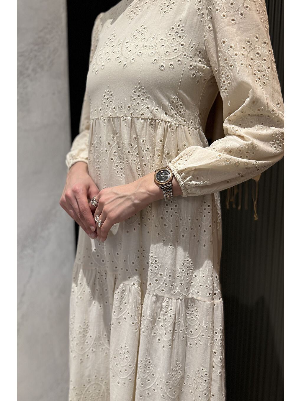 Bej Kadın Bilek Lastikli Fistolu Fırfırlı Tesettür Elbise-4