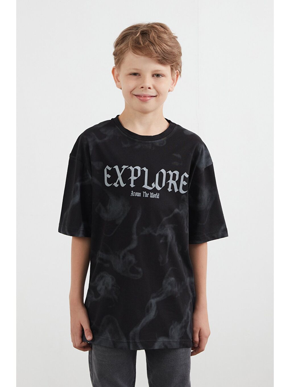 Siyah Explore Yazı Baskılı Erkek Çocuk Tişört