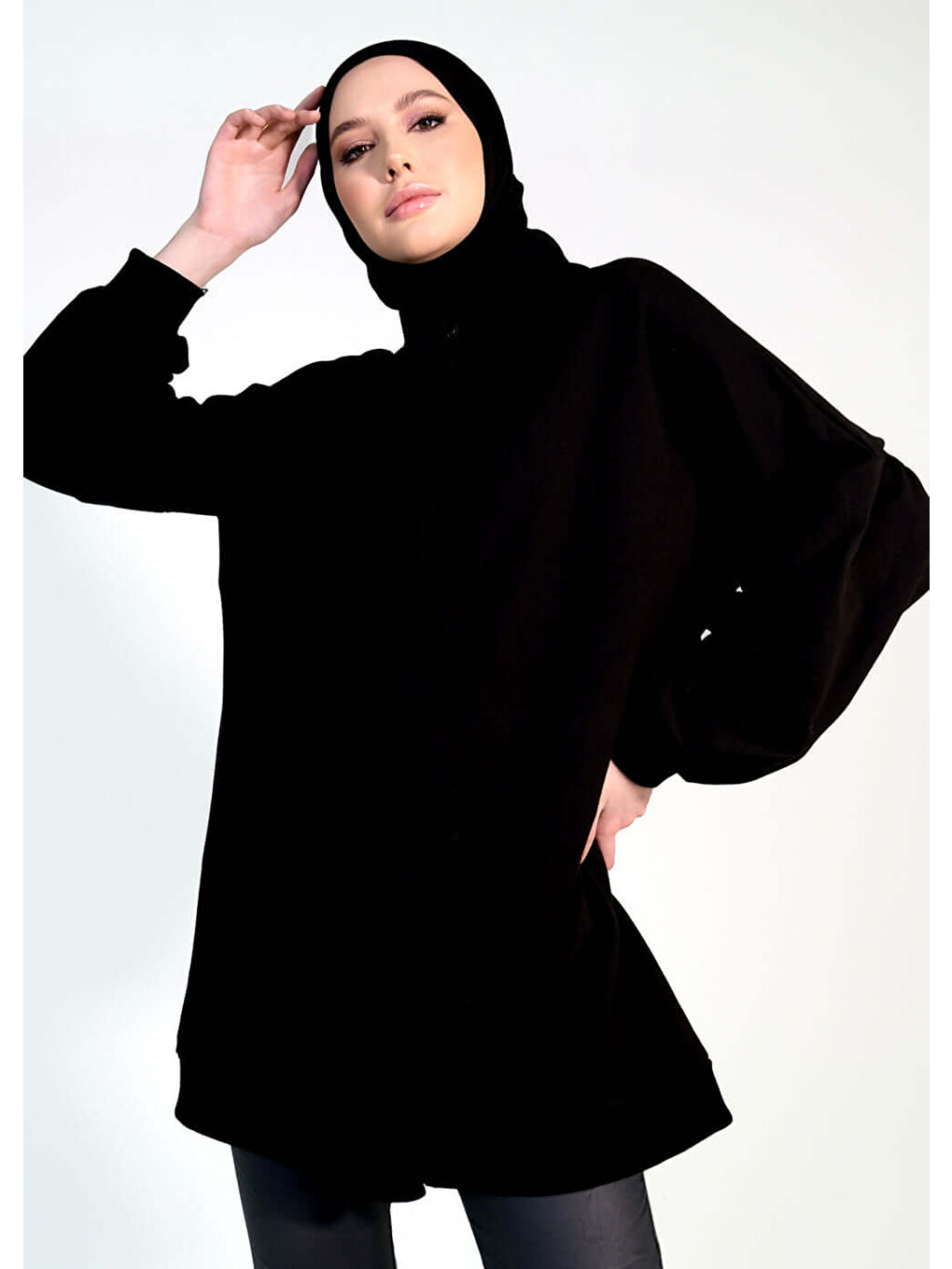 Siyah Tesettür Eşofman Üstü - Fırfır-1