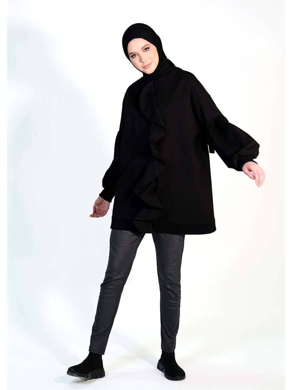 Siyah Tesettür Eşofman Üstü - Fırfır-2