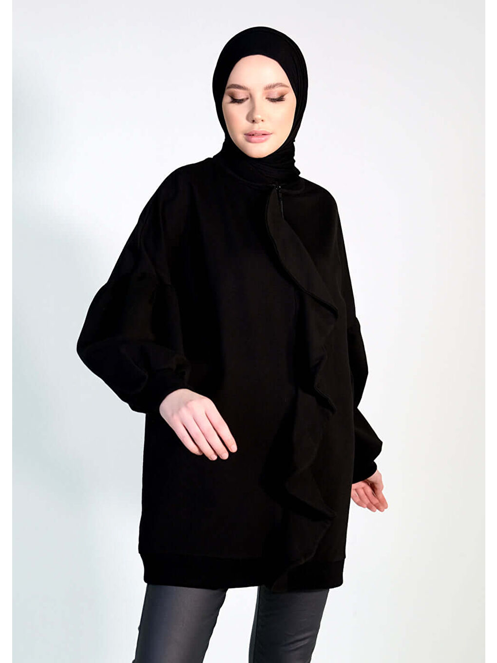 Siyah Tesettür Eşofman Üstü - Fırfır-3
