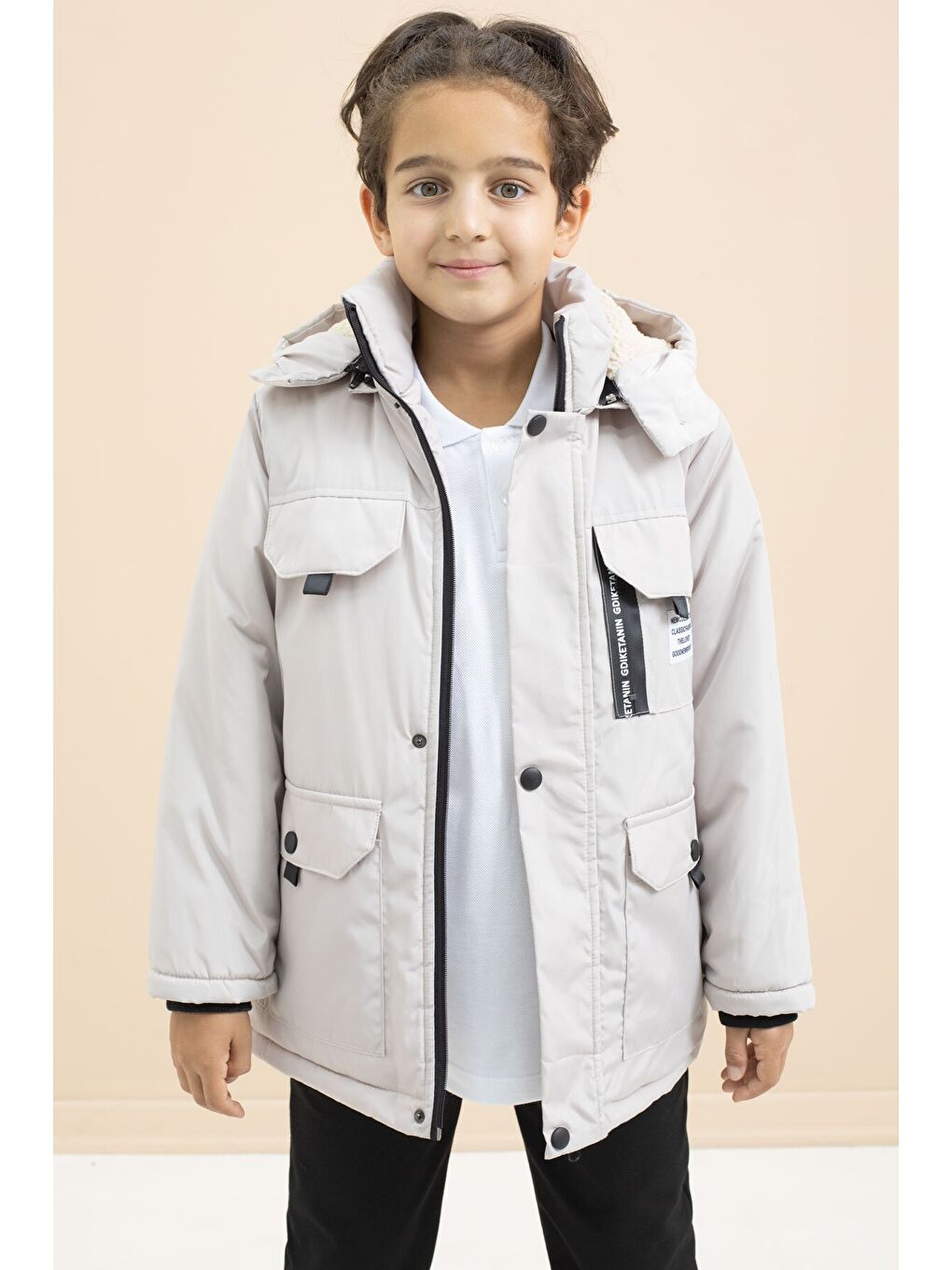 Ekru Krem Yazı Detaylı Göğüs Cepli İçi Kürklü Erkek Çocuk Kapüşonlu Mont 21478