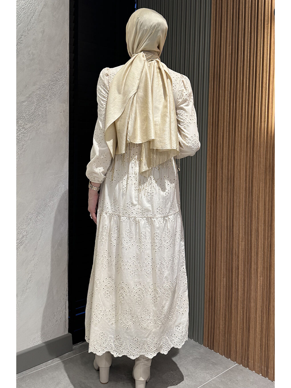 Bej Kadın Bilek Lastikli Fistolu Fırfırlı Tesettür Elbise-7