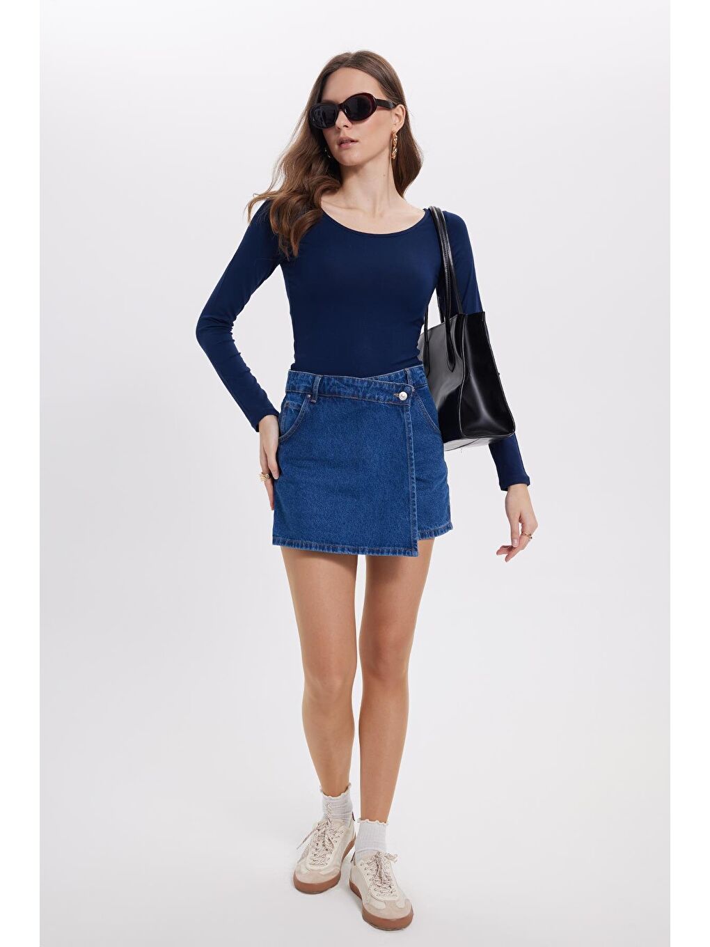 Kadın Slim Fit Dar Kesim Uzun Kollu Viskon Lacivert Bluz-3