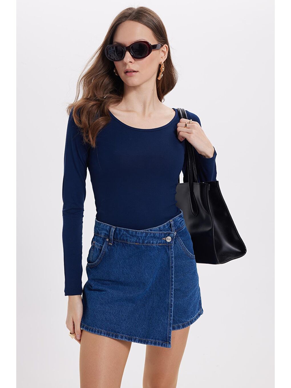 Kadın Slim Fit Dar Kesim Uzun Kollu Viskon Lacivert Bluz-4