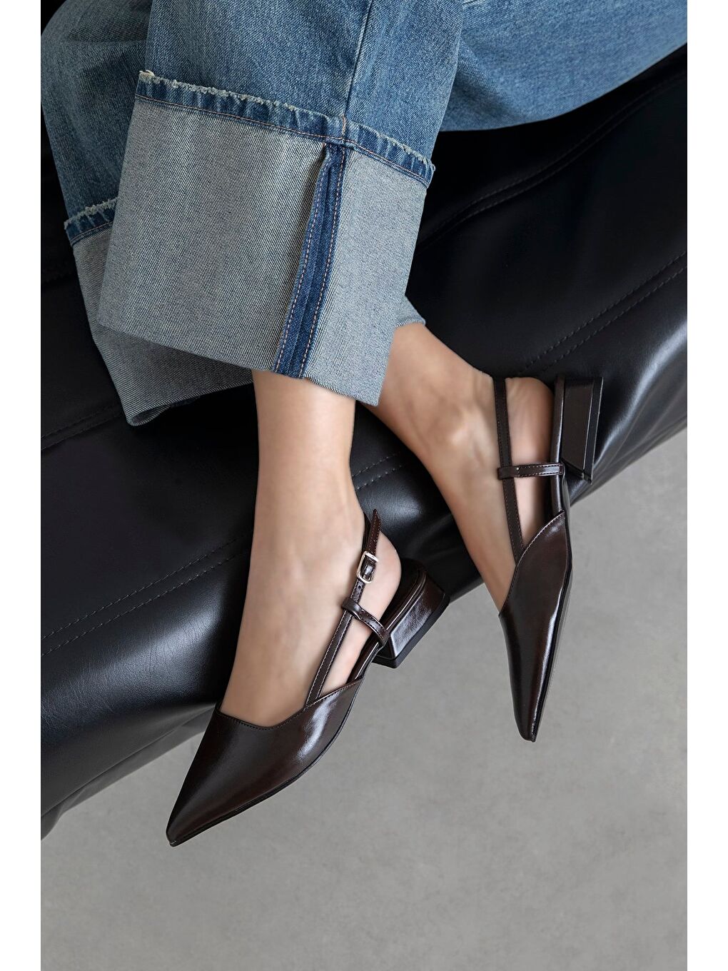 Kahverengi Chrest Kadın Topuklu Kırışık Deri Ayakkabı Kahve