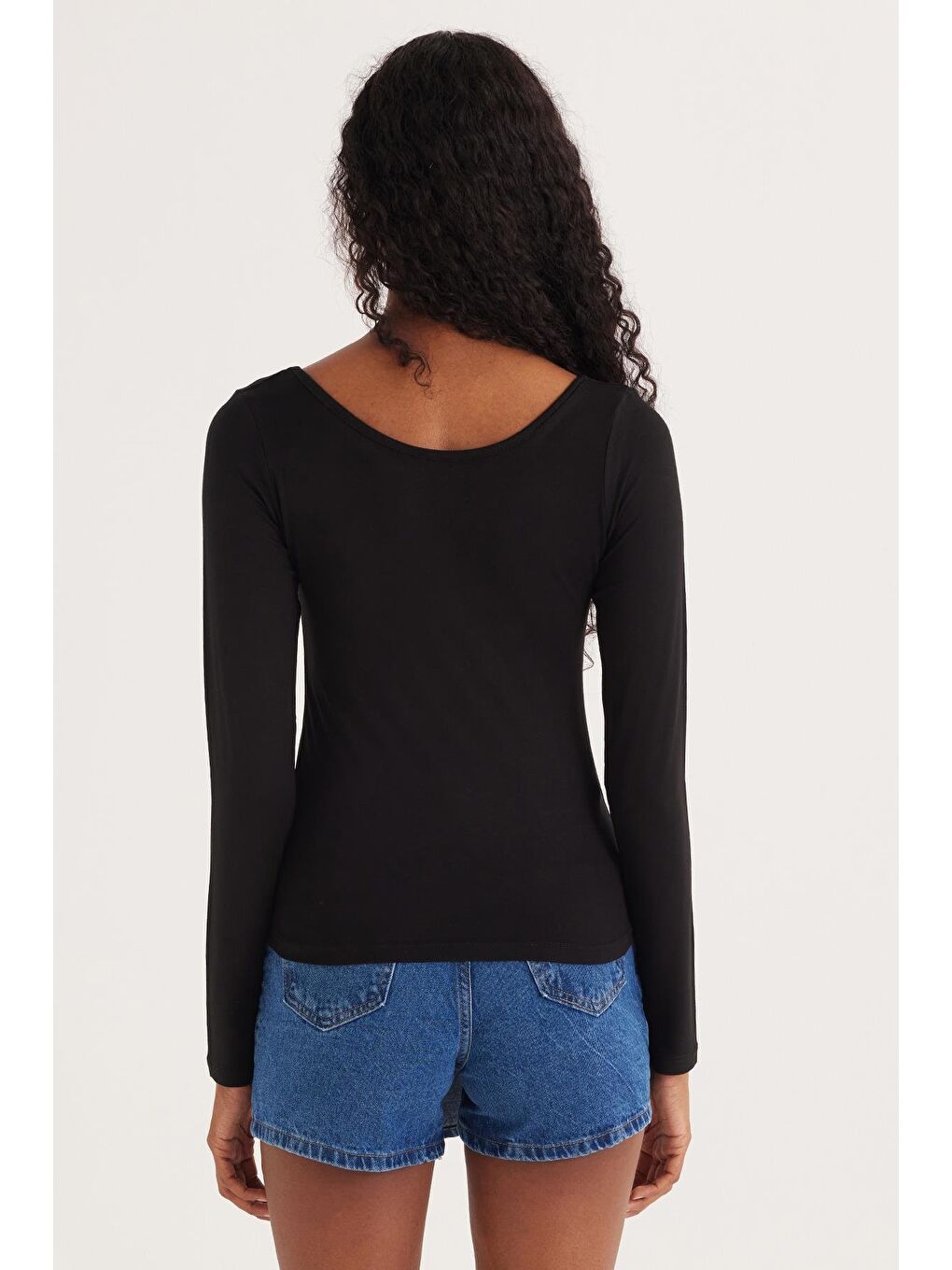 Kadın Slim Fit Dar Kesim Uzun Kollu Viskon Siyah Bluz-6