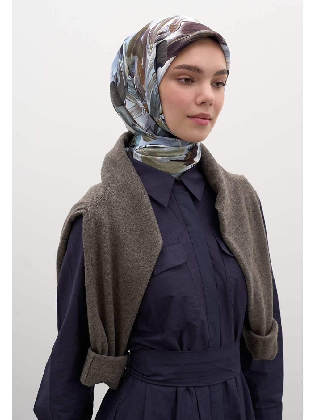 Lacivert VANILLA BLOSSOM DESEN PAMUKLU VİSKON EŞARP LACİVERT-1