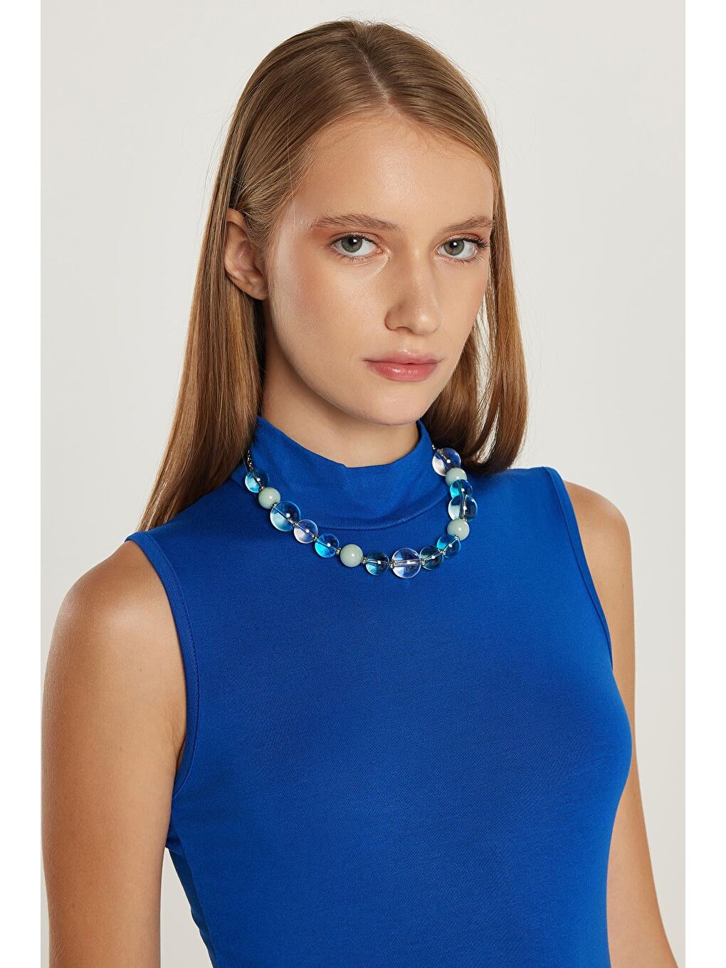 Kadın Regular Fit Klasik Kesim Viskon Kumaş Balıkçı Yaka Sıfır Kol Mavi Bluz-1