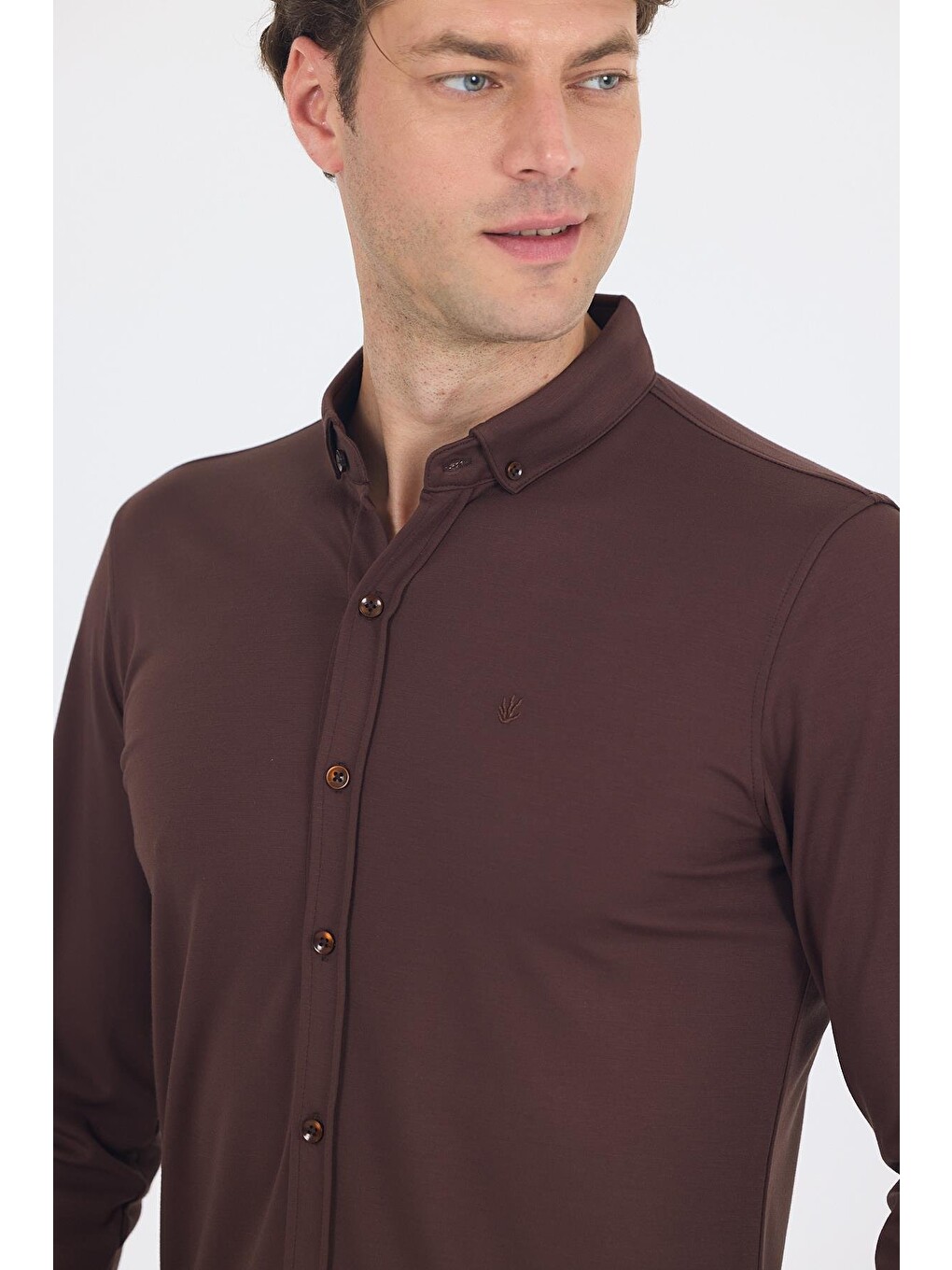 Koyu Kahverengi İtalyan Düğmeli Yaka Uzunkol Cepsiz Slim Fit Gömlek 1004250254-3