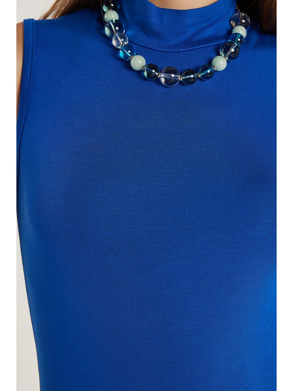 Kadın Regular Fit Klasik Kesim Viskon Kumaş Balıkçı Yaka Sıfır Kol Mavi Bluz-2