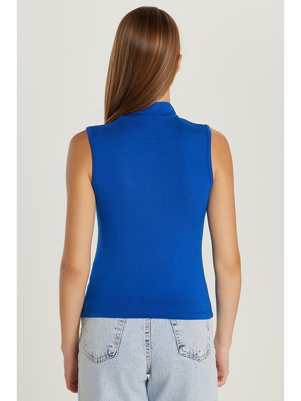 Kadın Regular Fit Klasik Kesim Viskon Kumaş Balıkçı Yaka Sıfır Kol Mavi Bluz-4