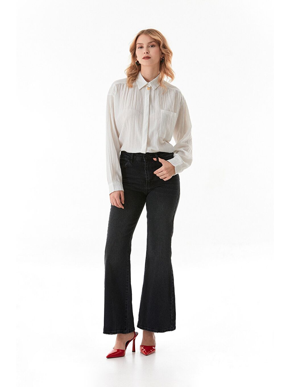 Beyaz Basic Krep Kumaş Tek Cepli Oversize Gömlek-1