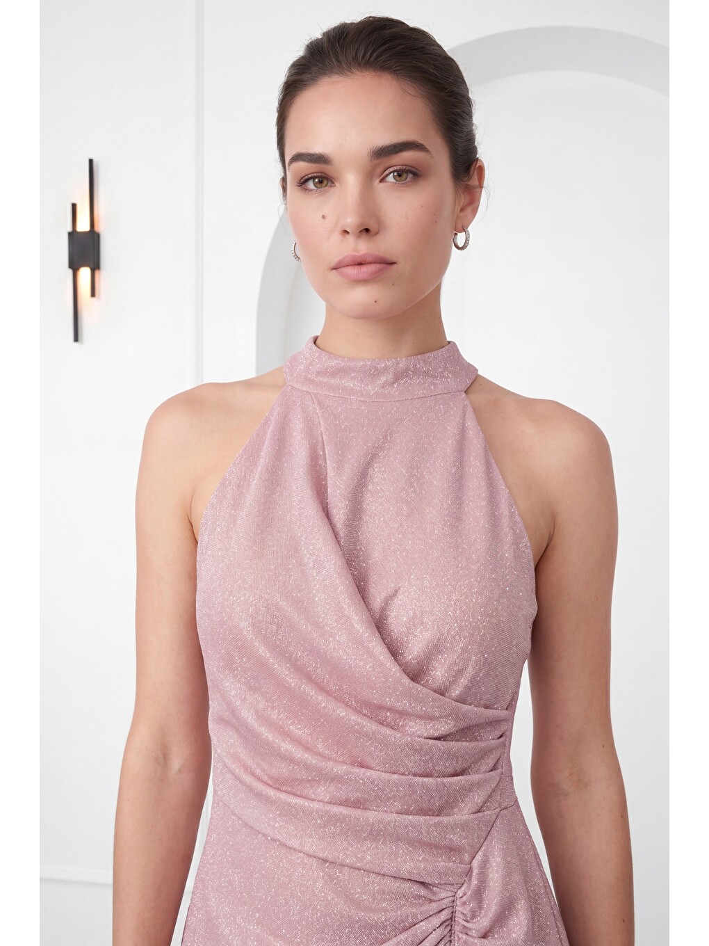 Pembe Kadın Pudra Halter Yaka Yırtmaçlı Midi Simli Abiye Elbise-2